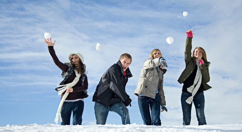 Night with an Epic Snowball Fight