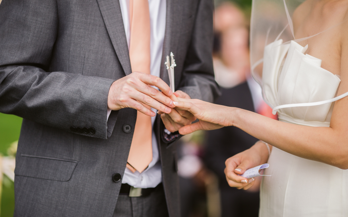 can notaries perform weddings 3