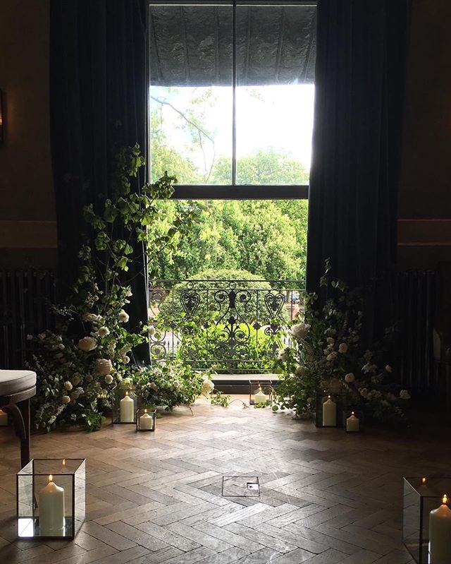 Last Saturday’s ceremony installation at the lovely @no131cheltenham 
Thank you @indigoyardfloral for letting me steal your lovely photo. 
#nofloralfoam #foamfree