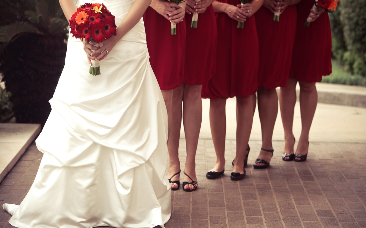 Can you wear red to a wedding?