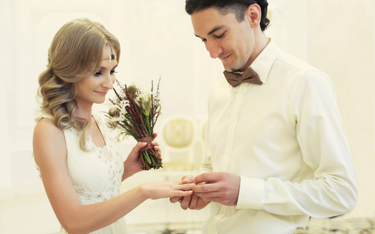 can notaries perform weddings 1