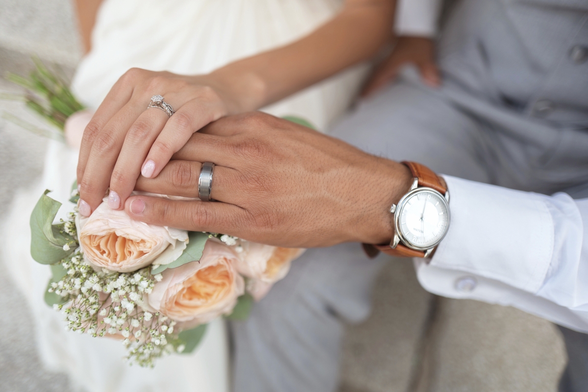 couple scanning items wedding registry