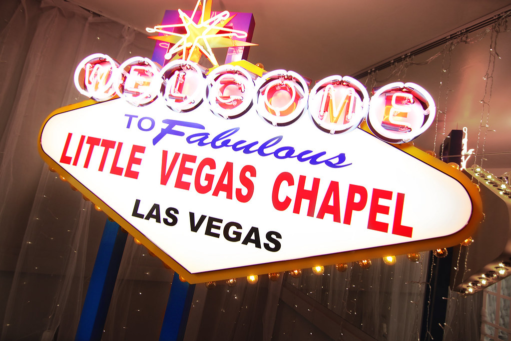 vintage vegas chapel neon signs