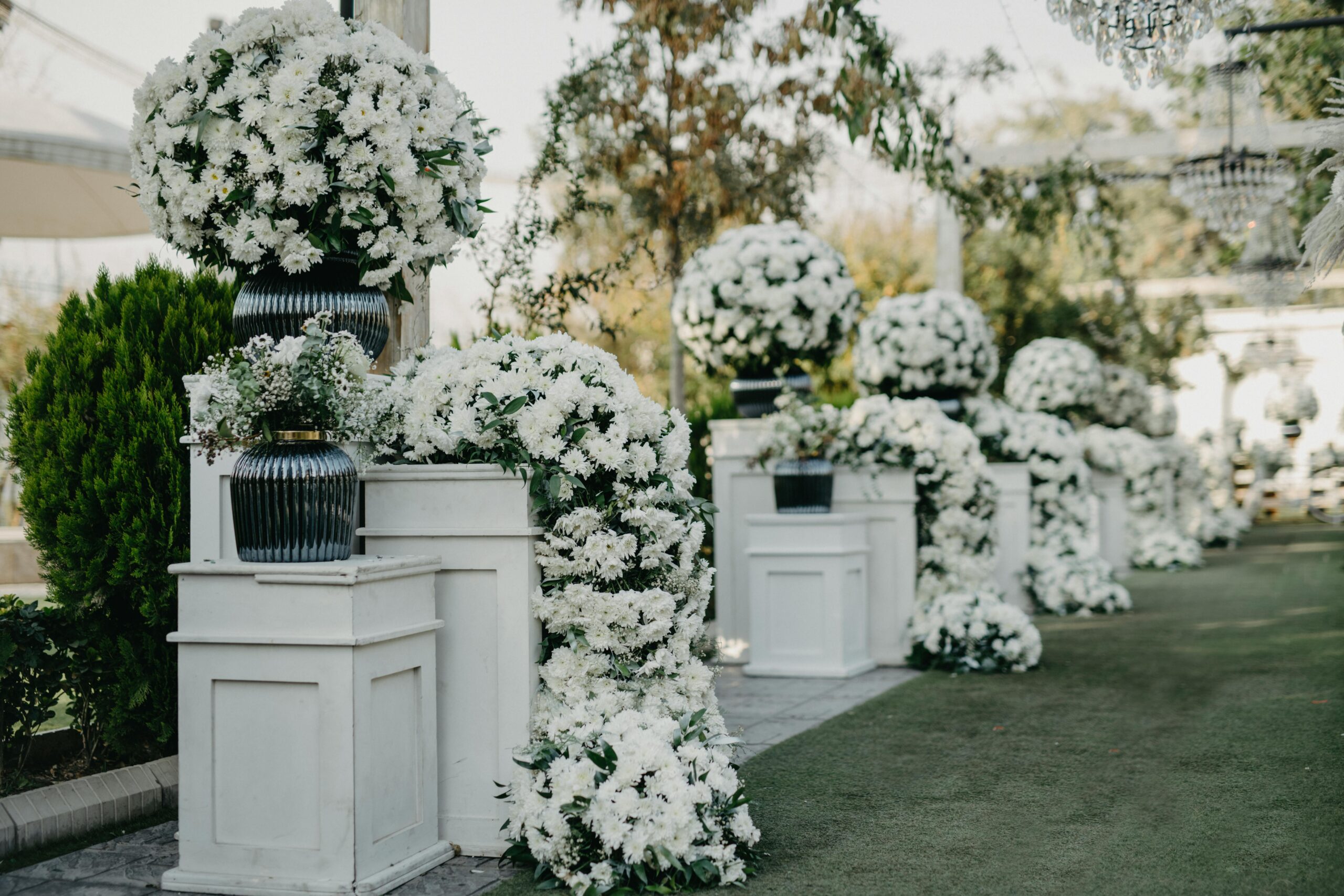 dahyun wedding ceremony white flowers